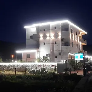 Apostoli , Përmet Albania