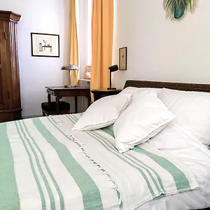 Epic Location Apartment Dusseldorf